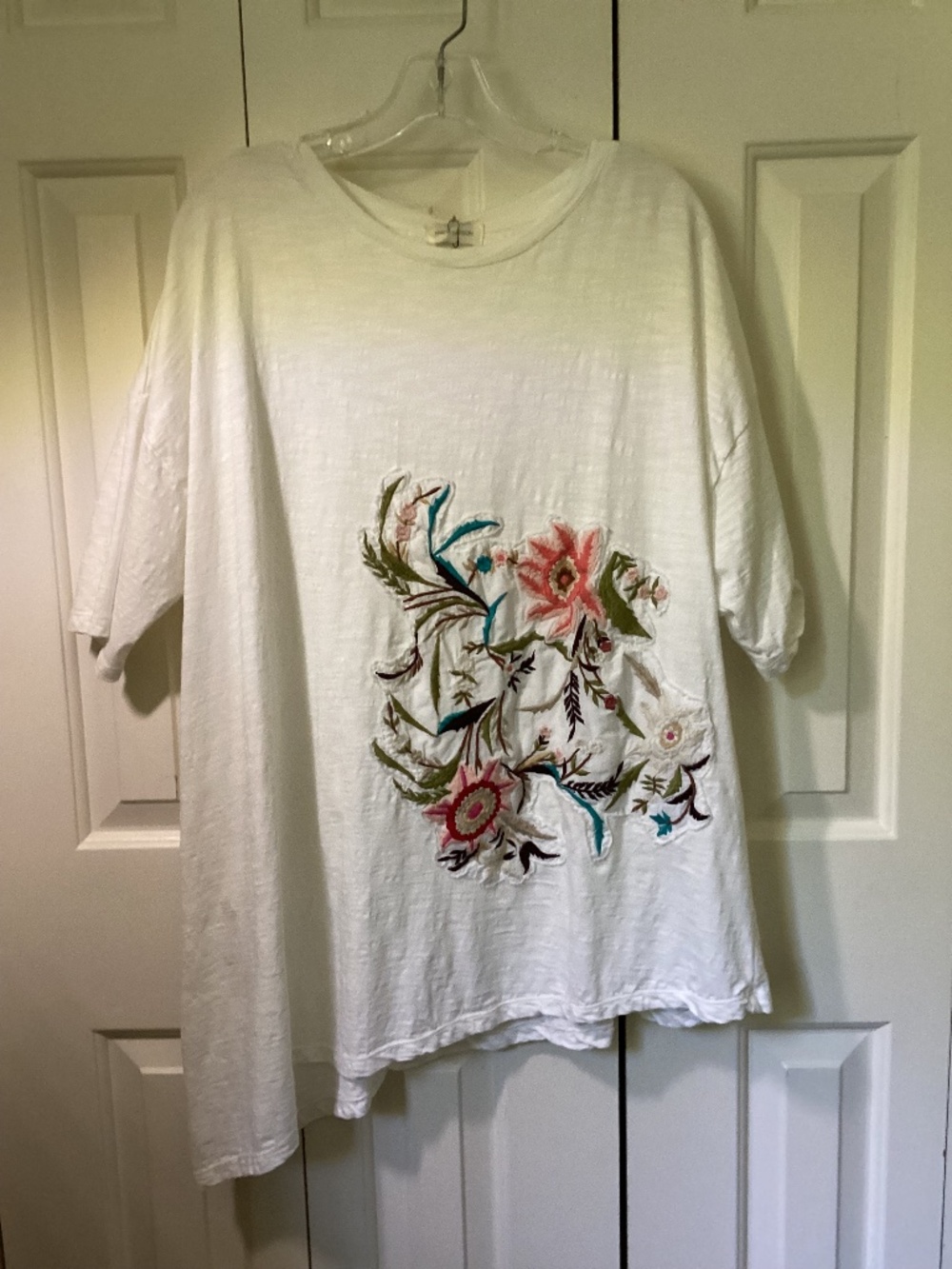 KRISTA LARSON embroidered flowers T shirt NWT